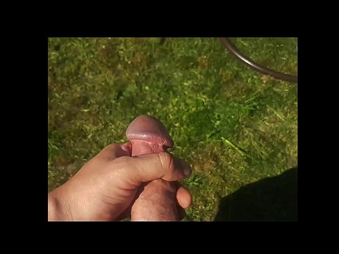 ❤️ Vruća zgodnica jebe svoju ružičastu macu i svršava špricom u ljetnom vrtu ️ Seks video kod nas hr.hentai-menu.ru ❌